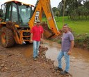 Vereador Luiz Antônio Acompanha  Reparos nas Estradas e Bueiros
